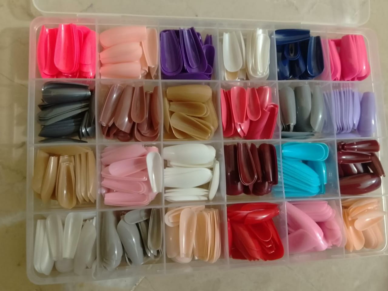 576 pcs nails with box ,Reusable Artificial nails, 24 different colours